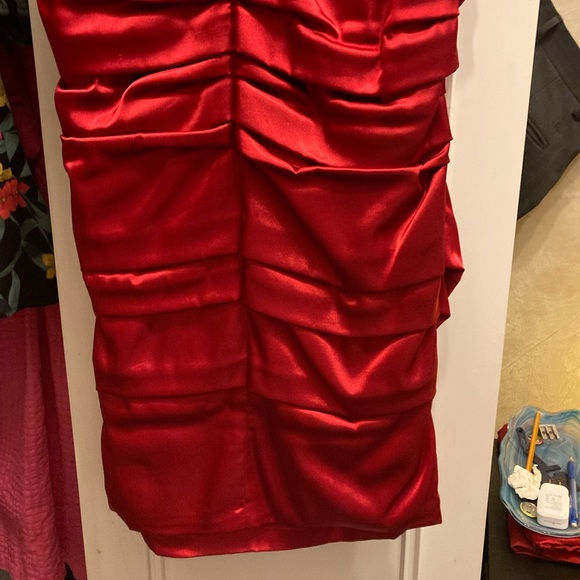 Le Chateau Red Silk Dress - Picture 3 of 8